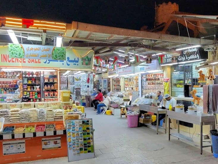 tradiční trh Souq Al Hafa v Salalah v Ománu.Trh je známý prodejem kadidla, parfémů a místních řemeslných výrobků.